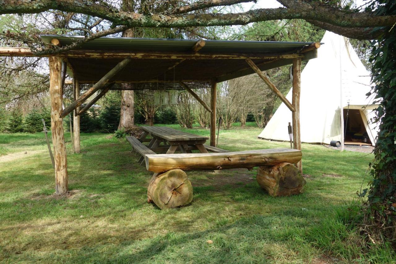 Levaltipis Hotell Saint-Gâtien-des-Bois Eksteriør bilde